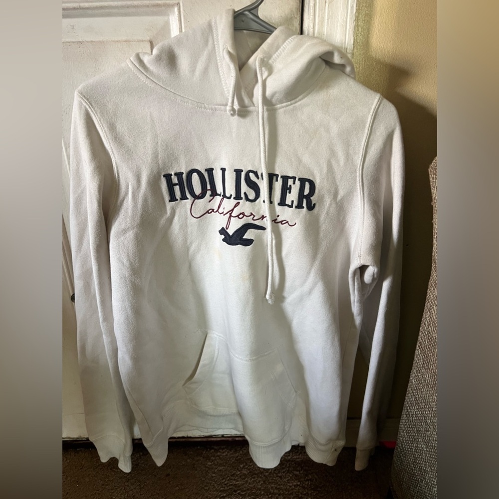 A hollister white sweatshirt, it is thin. Size Medium, and only worn once.